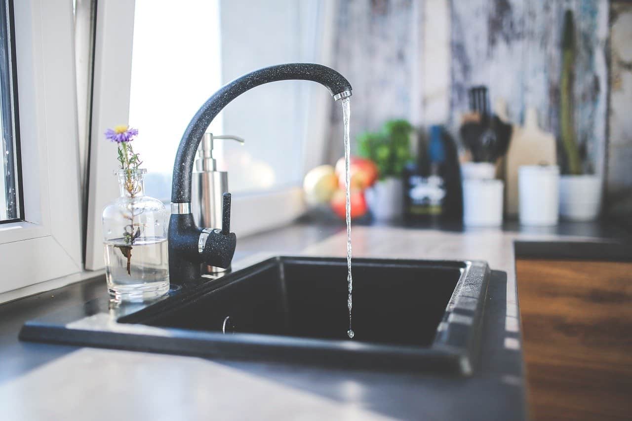 Improve your water quality - Sink with running water